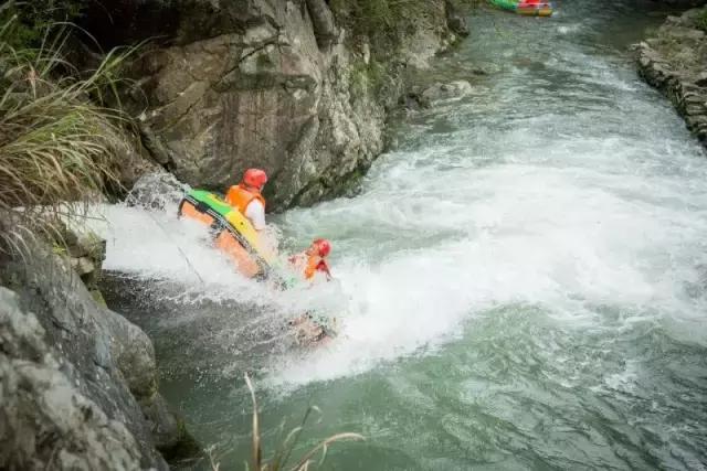 出城2小时！漂流、篝火、露营…我们找到武汉夏天最浪的野战地！