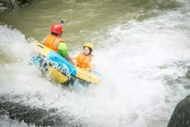 出城2小时！漂流、篝火、露营…我们找到武汉夏天最浪的野战地！